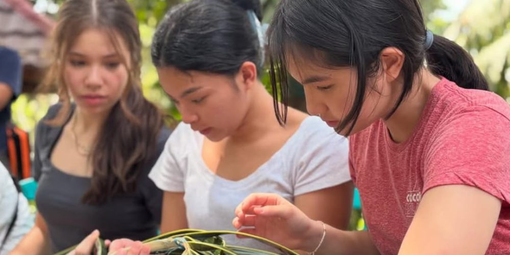 Lombok Best Travel Agent - Custom travel itinerary planner for Lombok vacations, including options for Gili islands hopping, beach trips, and cultural tours.